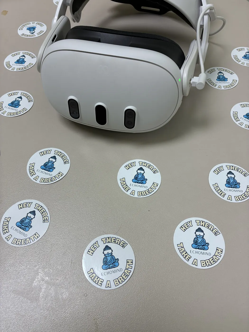 משקפי VR מדגם Meta Quest 3 של ECHOMIND